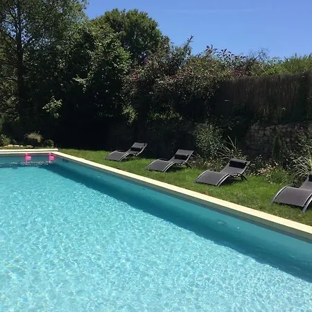 Maison De Bourg Charras, 11 Personnes, Piscine