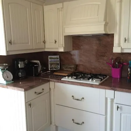 Maison De Bourg Charras, 11 Personnes, Piscine