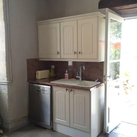 Maison De Bourg Charras, 11 Personnes, Piscine *