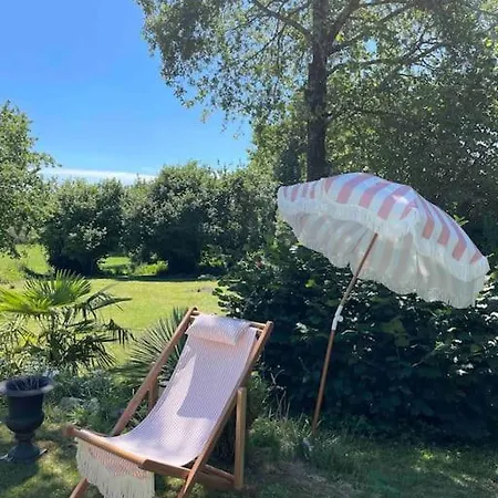 Maison De Bourg Charras, 11 Personnes, Piscine Charras
