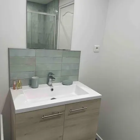 Maison De Bourg Charras, 11 Personnes, Piscine Holiday home *