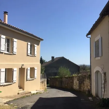 Maison De Bourg Charras, 11 Personnes, Piscine