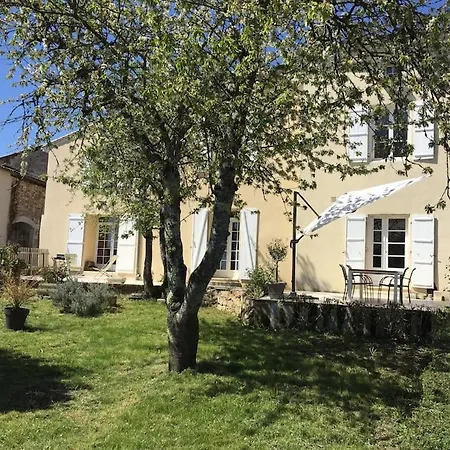 Maison De Bourg Charras, 11 Personnes, Piscine *