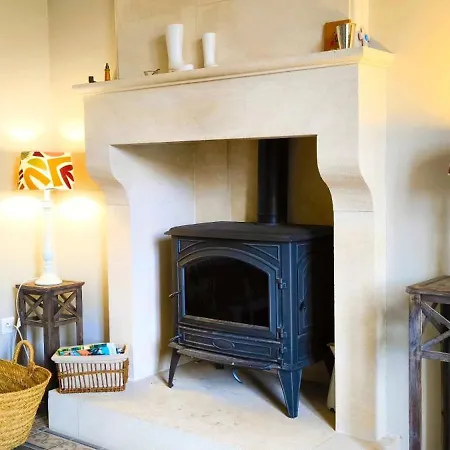 Maison De Bourg Charras, 11 Personnes, Piscine Holiday home