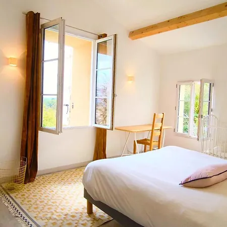 Maison De Bourg Charras, 11 Personnes, Piscine * Charras