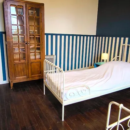 Maison De Bourg Charras, 11 Personnes, Piscine * Charras