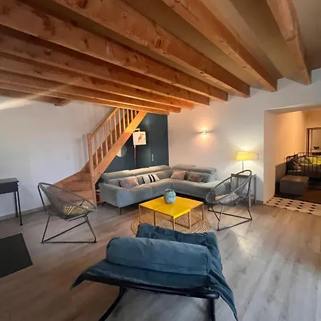 Maison De Bourg Charras, 11 Personnes, Piscine Charras