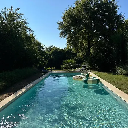 Maison De Bourg Charras, 11 Personnes, Piscine Holiday home