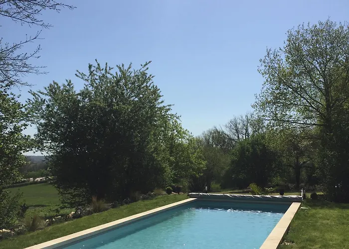 Maison De Bourg Charras, 11 Personnes, Piscine * Charras