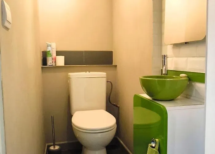 Maison De Bourg Charras, 11 Personnes, Piscine * Charras