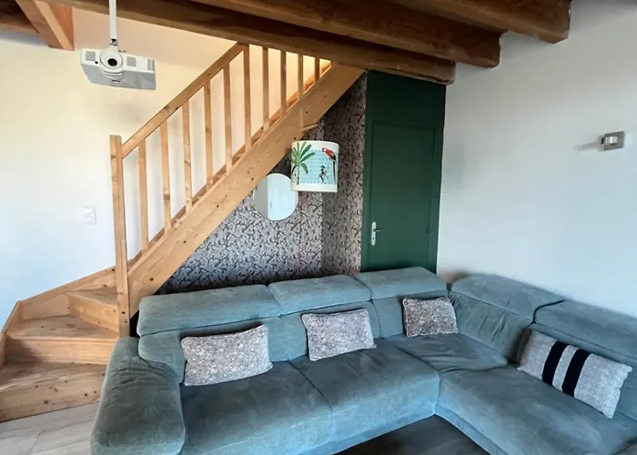 Maison De Bourg Charras, 11 Personnes, Piscine 度假居