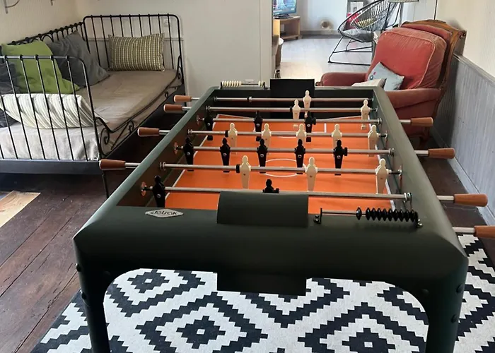 Maison De Bourg Charras, 11 Personnes, Piscine * Charras